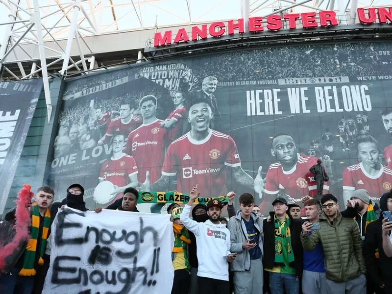 SPORTS: Man City wait for title after Old Trafford protest